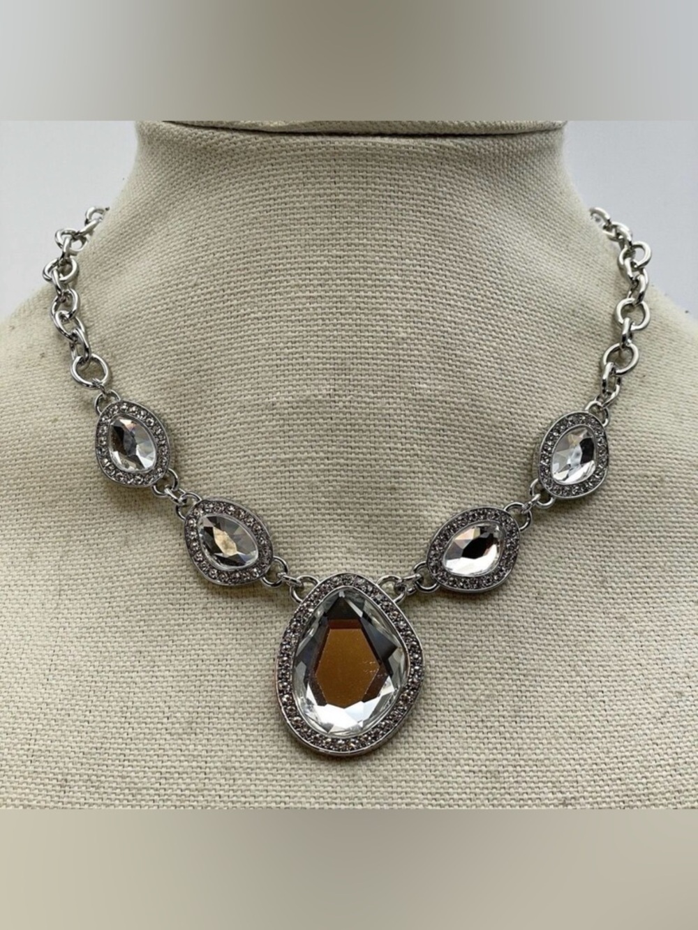 Silver Tone Faceted Glass Rhinestone Halo Bib Statement Necklace Bold Stunning